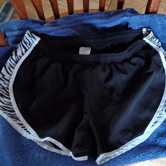 Shorts - Picture 3 of 3